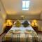 Cader Mountain View Cottage with Hot Tub in Snowdonia
