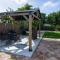 Comfy 3 bedroom with parking & close to everything