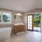49 On Airlie - Airlie Beach