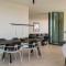 Villa Al Fresco Sitges Center and 10 minutes walk from beach Amaizing Design New Villa and new urbanization - سيتجيس