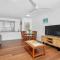 Easy Coastal Living in Cairns with Rooftop Pool - Cairns