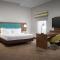Hampton Inn & Suites-Knoxville/North I-75