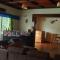 Colibri Taverne & Guest House