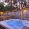 Caroline's Cottage Hot tub Firepit sleeps 2 - Fredericksburg