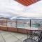 Spacious 2 BR Downtown Condo with Mountain Views - Ванкувер