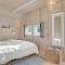 Three-Bedroom Holiday Home With A Fireplace In Melby