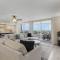 Gulffront Bliss: 3BR w/ Stunning Views & Pools - Форт-Майерс-Бич