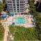 Gulffront Bliss: 3BR w/ Stunning Views & Pools - Форт-Майерс-Бич