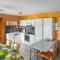 Nice Home In La Turballe With Wifi - 拉蒂尔巴勒