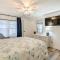 Steps to Ocean Surfside Beach Home with Patio - 默特尔比奇