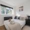 New Stunning Modern 2 Bedroom Apartment in Mill Hill next to Train Station! - Hendon
