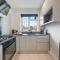 New Stunning Modern 2 Bedroom Apartment in Mill Hill next to Train Station! - Hendon