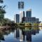 Lakeside Luxe, Free parking, AIS, Spa, Gym, Sauna and Pool