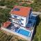 Beautiful Home In Stobrec With Sauna