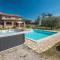 Cozy Home In Porec With Jacuzzi