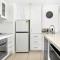Easy Coastal Living in Cairns with Rooftop Pool - Cairns