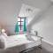 Large 2 Bed 2 Bath Central Manchester