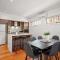 Relaxing Getaway Oasis with Patio in Charming Kew - Melbourne