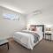 Relaxing Getaway Oasis with Patio in Charming Kew - Melbourne