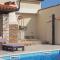 Gorgeous Home In Peruski With Wifi - Peruški