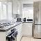 Pool Table - Spacious and Tranquil Hideaway - Near Airport - Sleeps 10 - Broadheath
