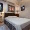 Ostra Menalon Luxury Suites