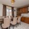 6 Bedroom Pet Friendly Home In Zmijavci