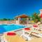 Amazing Home In Golubovo With Jacuzzi - Krnjaloža