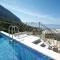 Cozy Home In Makarska With Kitchen