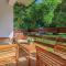 Three-Bedroom Holiday Home In Prolozac Donji