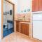 One-Bedroom Apartment In Grebastica