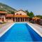 Villa Castra