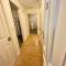 17 FWC 2 Bedroom Apartment, Central Swindon, Secure Parking, Sleeps 5 - 史云顿