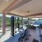 5 Bedroom Cozy Home In Okrug Donji
