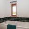 Bluebell Lodge, Meadow view lodges