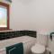 Bluebell Lodge, Meadow view lodges