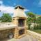 4 Bedroom Beautiful Home In Turcic