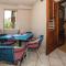 Two-Bedroom Apartment In Grebastica