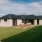 Cosy and Modern spacious home - Blenheim