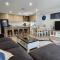 Holiday at the Beach, Spa Bath, King Bed with TV