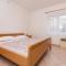 Lovely Apartment In Sveti Filip I Jakov - Sveti Filip i Jakov
