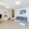 Amazing Home In Blato