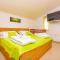 Four-Bedroom Holiday Home In Brodarica