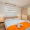 2 Bedroom Lovely Apartment In Jurandvor