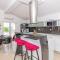 Lovely Home In Brodarica With Jacuzzi