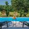 Three-Bedroom Holiday Home In Prolozac Donji