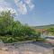 Three-Bedroom Holiday Home In Prolozac Donji