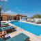 4 Bedroom Pet Friendly Home In Drnis