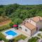 Three-Bedroom Holiday Home In Tinjan