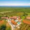 Nice Home In Hr-52215 Vodnjan